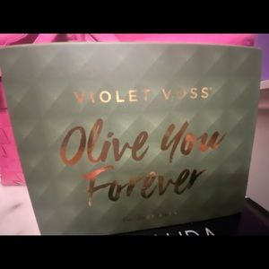 Violet Voss Olive you forever Eyeshadow pallete